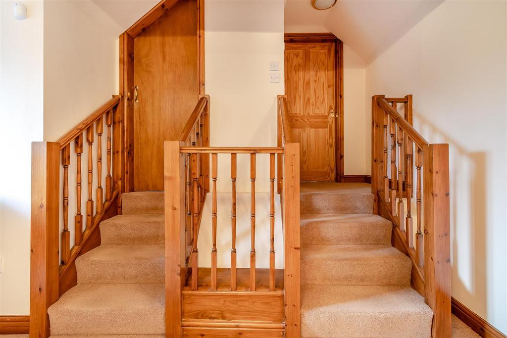 8581163-interior06.jpg
