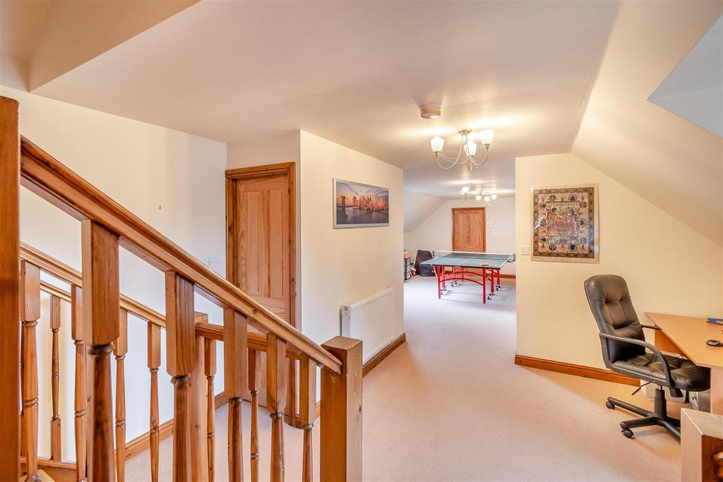 8581163-interior09.jpg