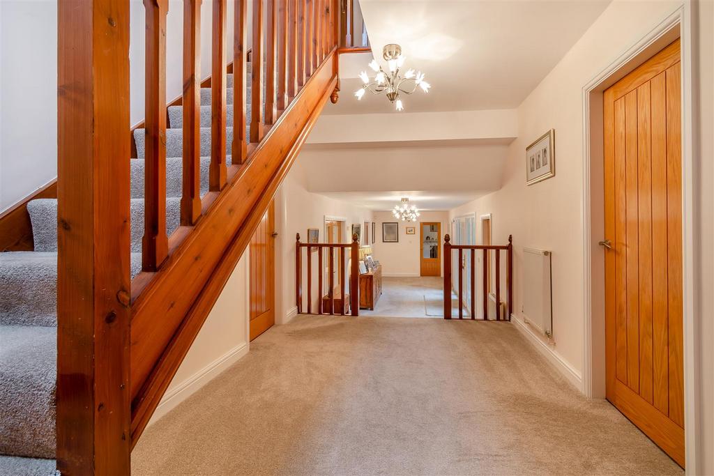 8581163-interior23.jpg