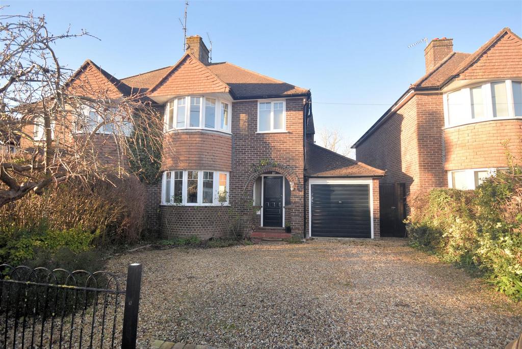 Chiltern Road, Wendover HP22 3 bed semidetached house for sale £675,000