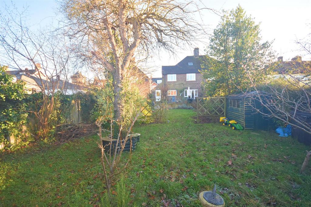 Chiltern Road, Wendover HP22 3 bed semidetached house for sale £675,000