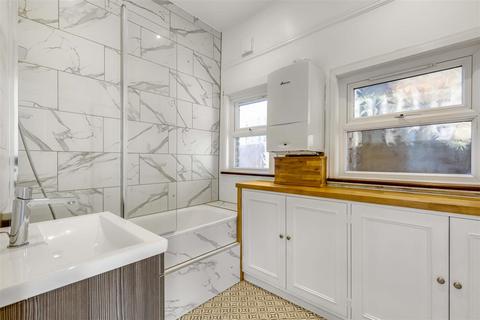 2 bedroom flat to rent, Ormonde Road, East Sheen, SW14