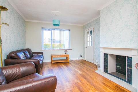 29 Eastham Crescent, Brentwood, CM13 2BN