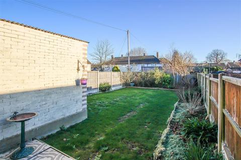 29 Eastham Crescent, Brentwood, CM13 2BN