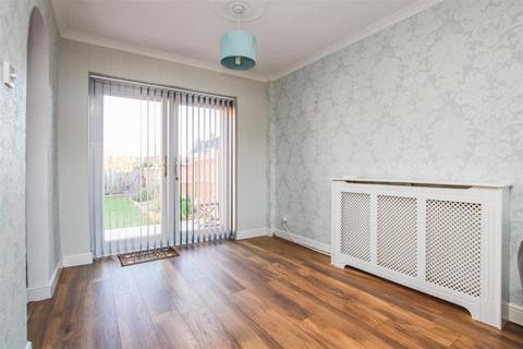 29 Eastham Crescent, Brentwood, CM13 2BN
