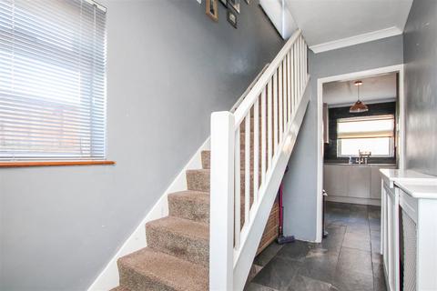 29 Eastham Crescent, Brentwood, CM13 2BN
