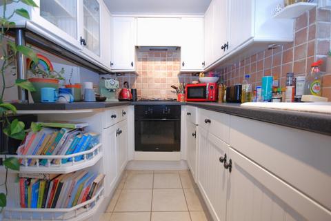 2 bedroom apartment to rent, Handforth Road, Oval SW9