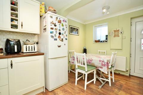 3 bedroom end of terrace house for sale, Kent Road, Huntingdon, PE29
