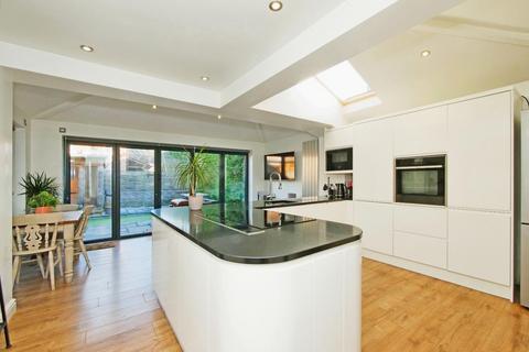 23 Ascot Way, Acomb, York, YO24 4QY