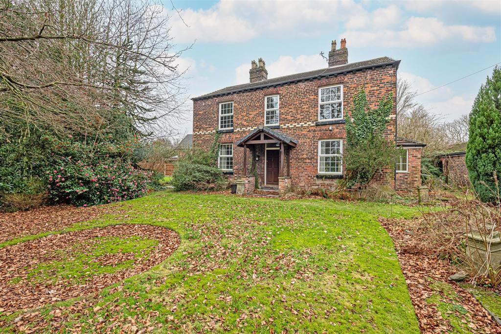 Tweedsmuir Close, Fearnhead, Warrington 3 bed detached house for sale