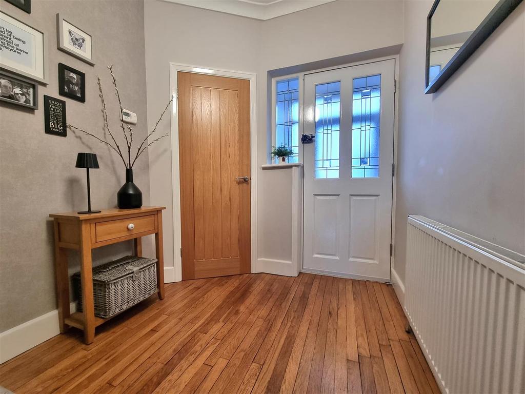 Wells Green Road, Solihull 3 bed semidetached house for sale £425,000