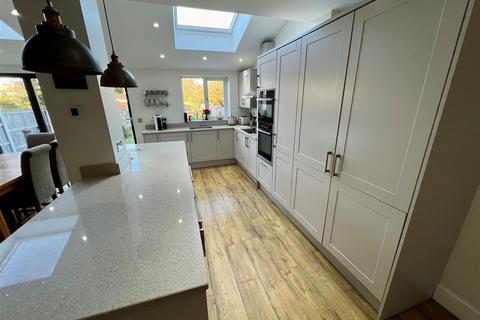 55 Cropthorne Road, Shirley, Solihull, B90 3JW
