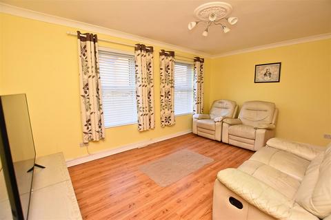 2 Abbotsleigh Road, South Woodham Ferrers, Chelmsford, CM3 5SS