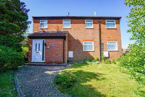 3 bedroom detached house for sale, Winterbourne Close, Hastings