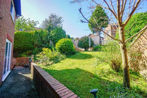 3 bedroom detached house for sale, Winterbourne Close, Hastings