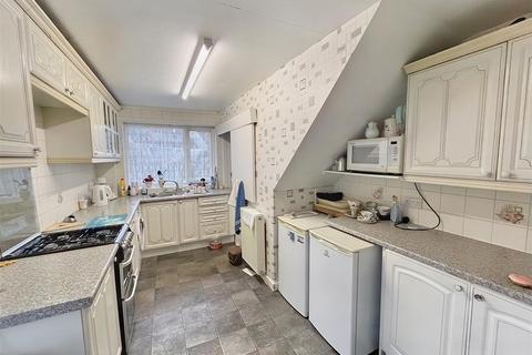 3 bedroom semi-detached house for sale - Hollybush Close, Newport