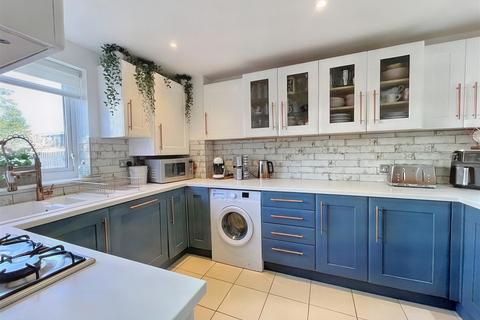 3 bedroom terraced house for sale, Camelot Court, Caerleon, Newport