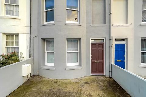 6 bedroom house to rent, Surrey Street, Brighton