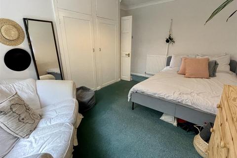137 Allens Road, Upton, Poole, BH16 5BY