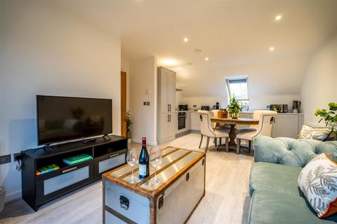 2 bedroom apartment to rent - St Johns Mews, Penleys Grove Street, York, YO31 7AH