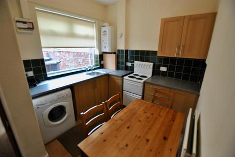 2 bedroom terraced house to rent, Park View, Langley Moor, Durham