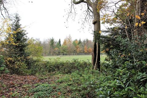 8 Highwold, Chipstead, Coulsdon, CR5 3LG