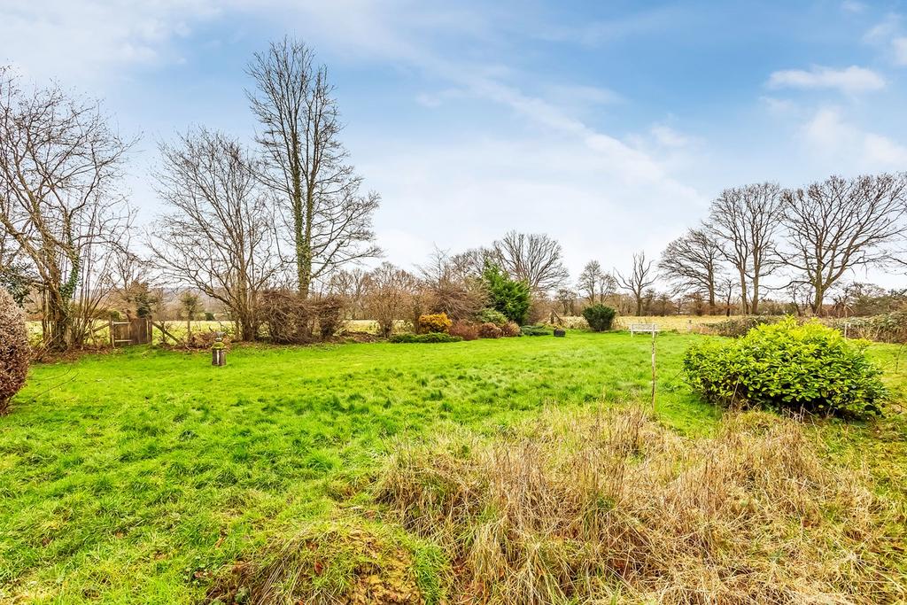Highfields Road, Edenbridge, TN8 3 bed semidetached house for sale £
