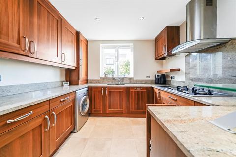 1b Willow Street, London, E4 7EG