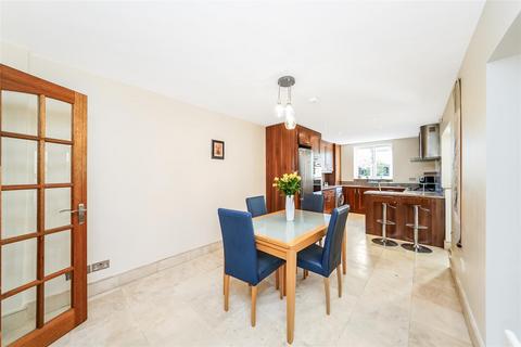 1b Willow Street, London, E4 7EG
