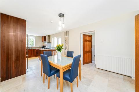 1b Willow Street, London, E4 7EG