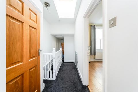 1b Willow Street, London, E4 7EG