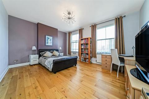 1b Willow Street, London, E4 7EG