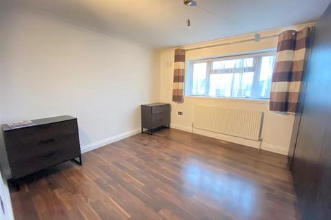 3 bedroom terraced house to rent, Adeyfield Road, Hemel Hempstead