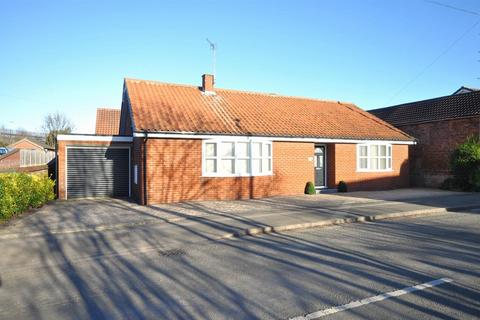 3 bedroom detached bungalow for sale, South End, Thorne, Doncaster