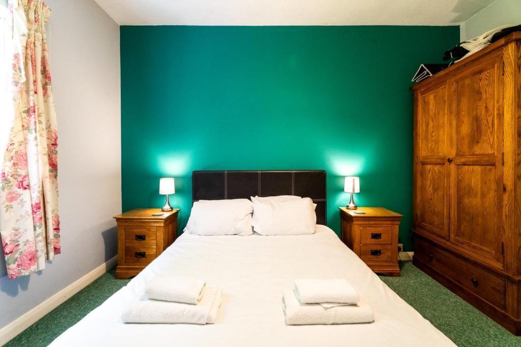 Fishermens Peep Bedroom.jpg