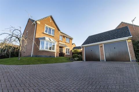 4 bedroom detached house for sale - Oadby Drive, Hasland, Chesterfield