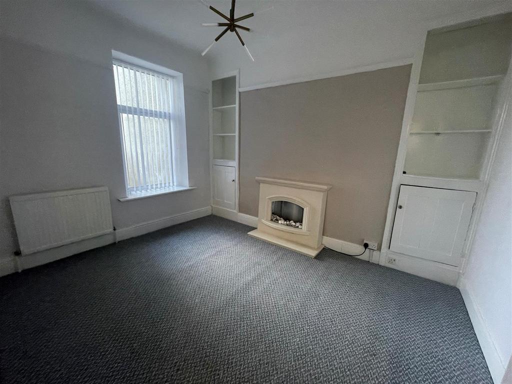 Mid Sitting Room