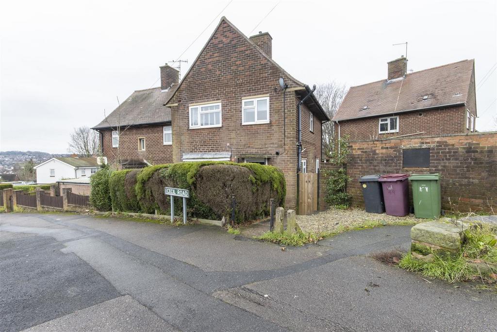 Cecil Road, Dronfield 3 bed semidetached house £225,000