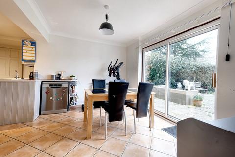 28 Gordon Road, Chelmsford, CM2 9LL