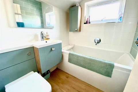 23 Cranesbill Road, Lowestoft, NR33 7EB