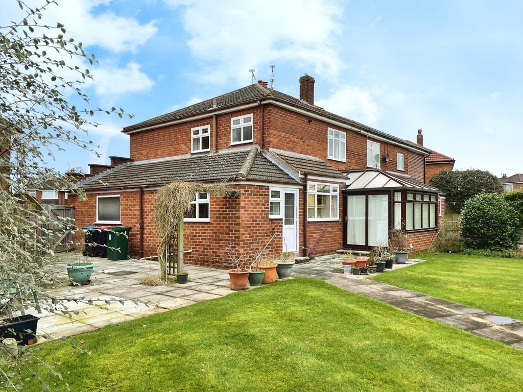 Kendal Close, Plas Newton, Chester, CH2 3 bed semidetached house for