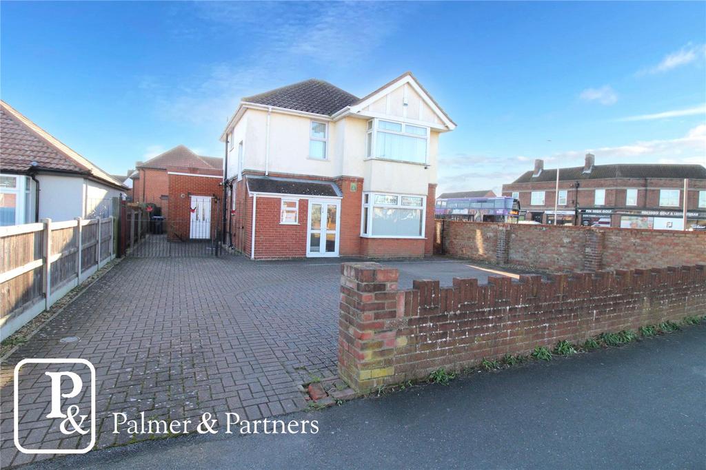 Foxhall Road, Ipswich, Suffolk, IP3 4 bed detached house for sale £