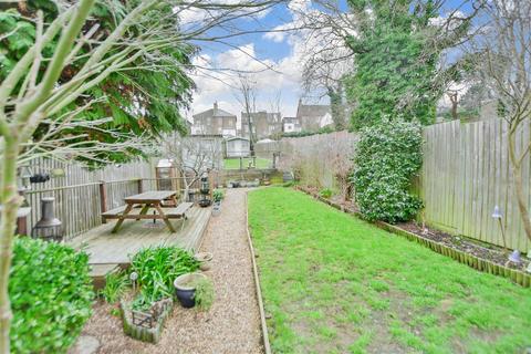 4 bedroom semi-detached house for sale - Brent Road, London
