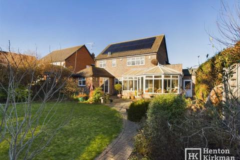 4 bedroom detached house for sale, Carson Road, Billericay