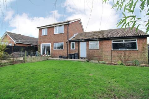 4 bedroom detached house for sale, Glenfield Avenue, Felixstowe, Suffolk, IP11