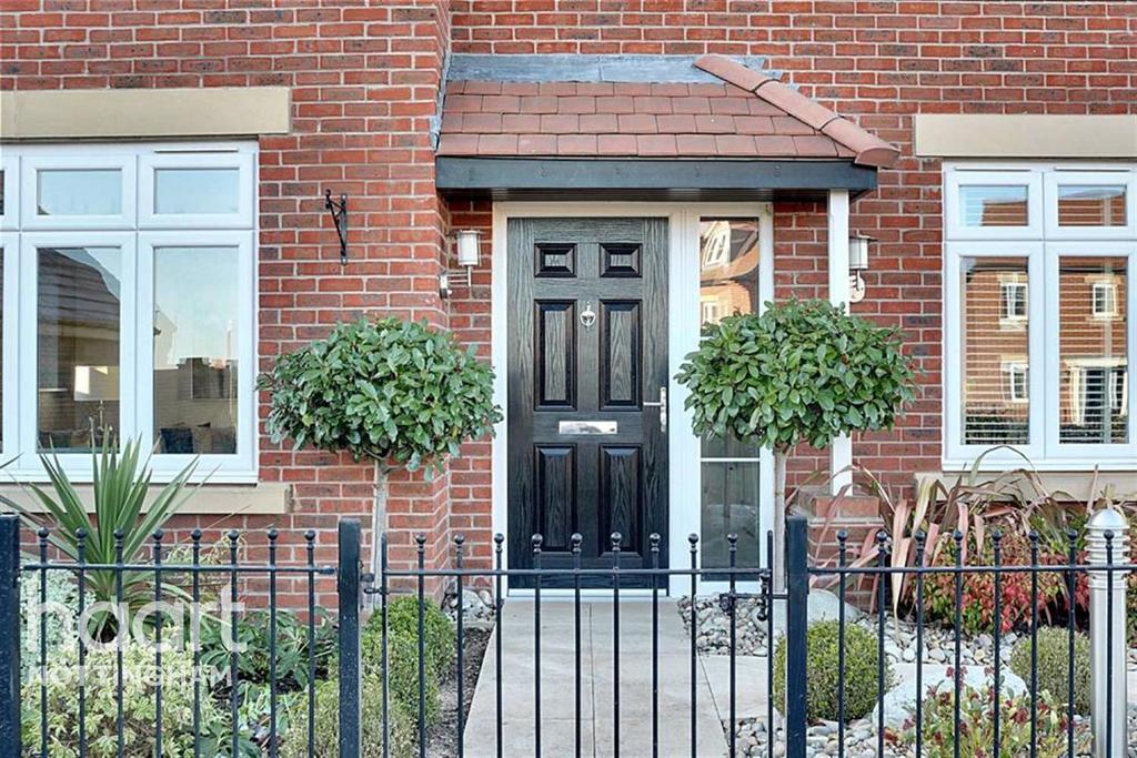 Rose Way, Edwalton, NG12 4 bed detached house to rent £2,900 pcm (£