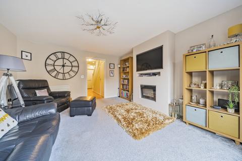38 Hathersage Close, Grantham, NG31 7GP