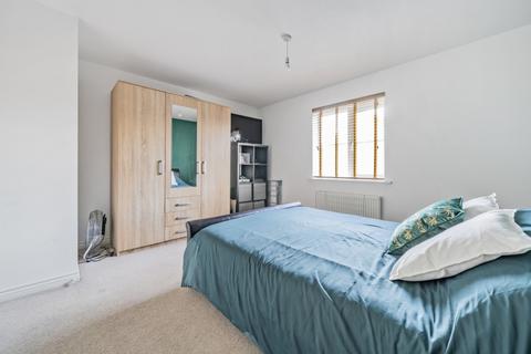 38 Hathersage Close, Grantham, NG31 7GP