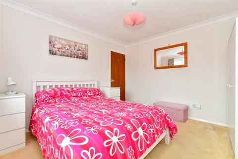 23 Beechwood Close, St Marys Bay, Romney Marsh, TN29 0XF