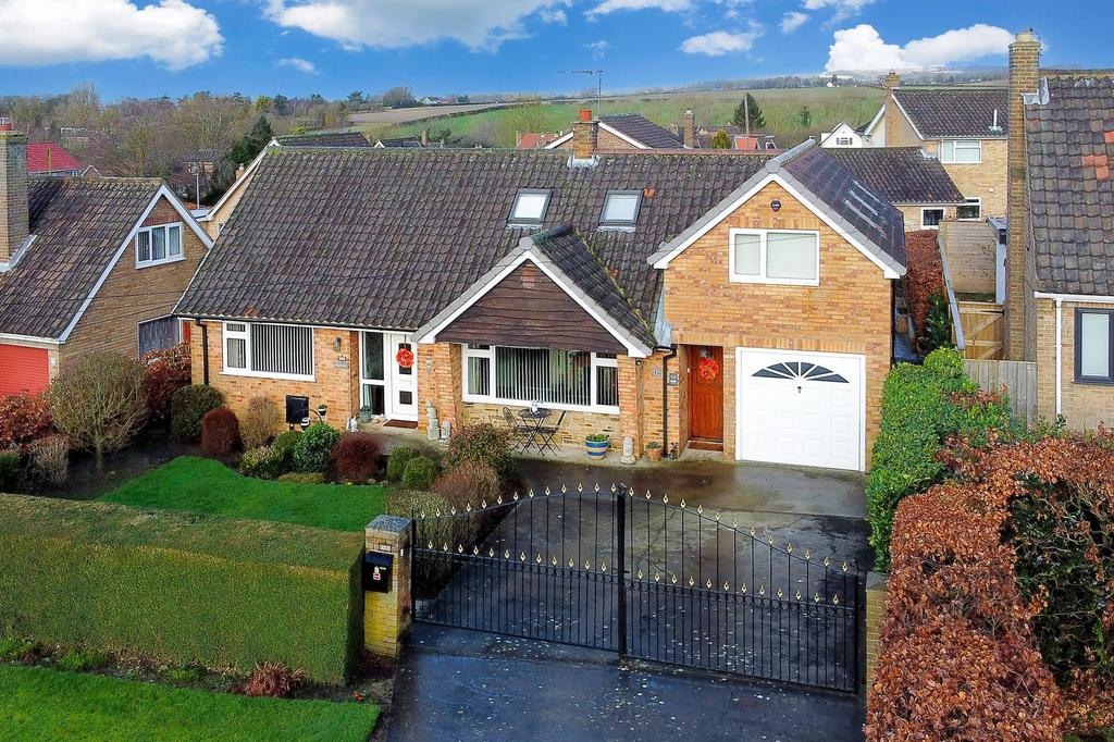 Spring Road, Market Weighton, York, YO43 3JG 4 bed detached house for